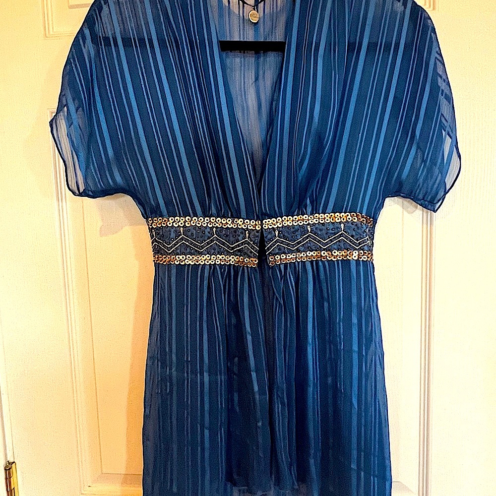 BKE Blue Striped Top very pretty blouse
